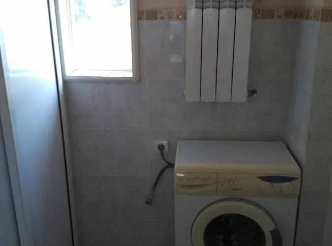 Albert Guest House *