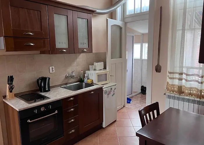 Albert Guest House *